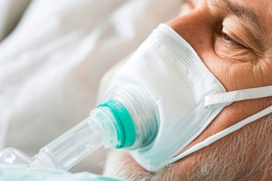 Tlenoterapia dzięki wypożyczonemu koncentratorowi tlenu